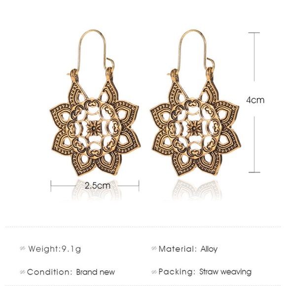 Womens Gold Elegance Dangle Hoop Flower Lotus Bohemian Earrings NWOT - Picture 4 of 4